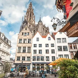 Tempel Triplex & Duplex At Historic Heart Of België