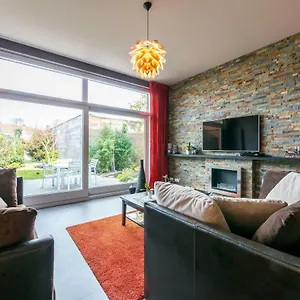 Konukevi De Roode Brugge